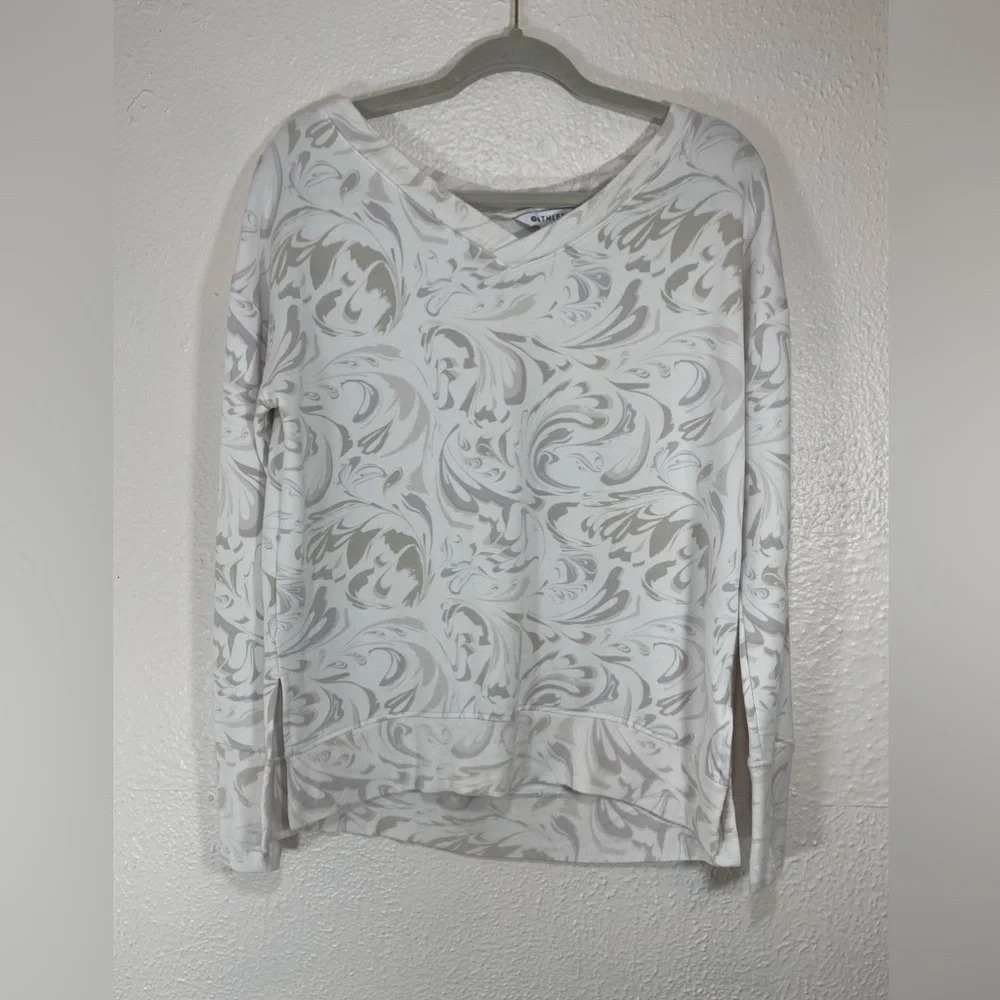Athleta Coaster Luxe V-Neck Sweatshirt Agate Paisley Cream Beige Women's Small